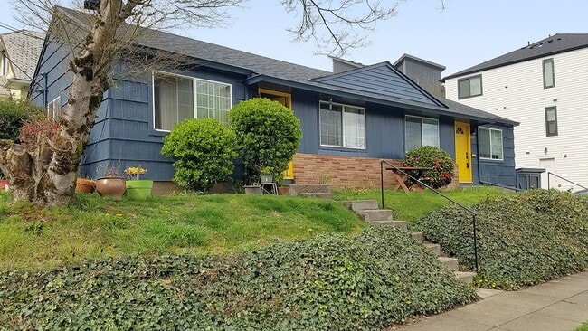 property at 5535-5535 SE 17th Ave