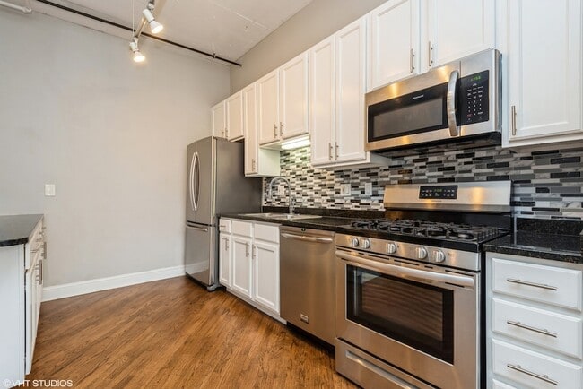 6 S Laflin St, Unit 523 in Chicago, IL - Foto de edificio - Building Photo