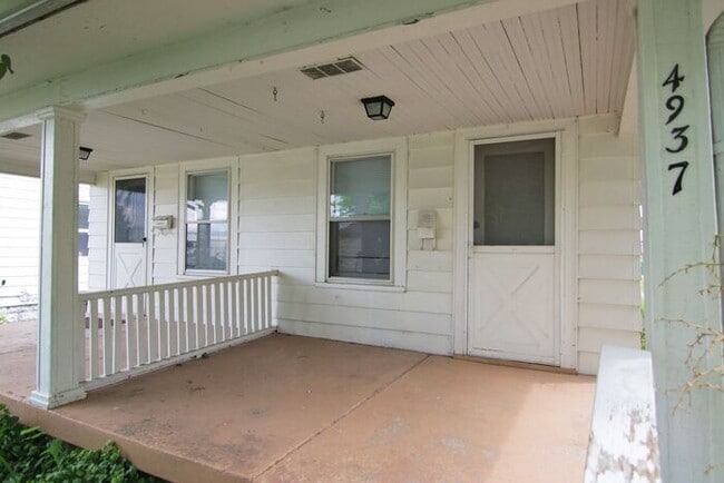 4937 W 11th St in Indianapolis, IN - Building Photo - Building Photo