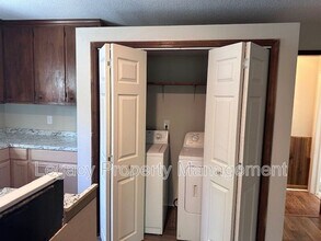 215 N Logan St in Burlington, NC - Building Photo - Building Photo