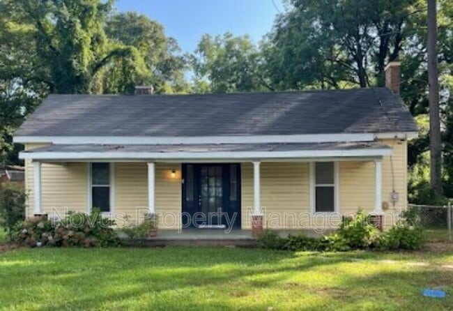 property at 615 N Aycock St