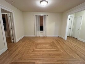 15 Wellsville Ave, Unit A in New Milford, CT - Building Photo