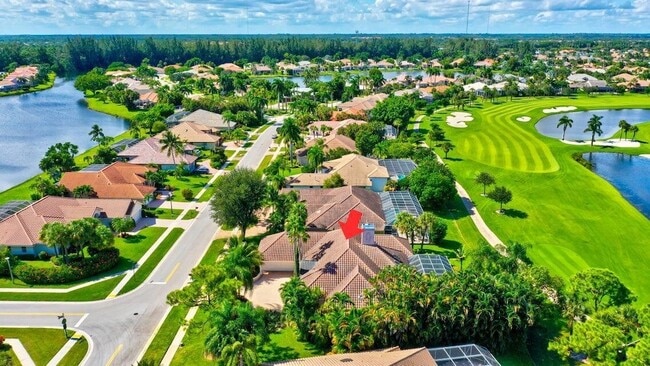 8304 Desmond Dr in Boynton Beach, FL - Foto de edificio - Building Photo