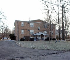 8131 Stadler Ave in Youngstown, OH - Building Photo