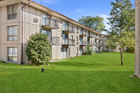 Crossroads Apartments in Sauk Village, IL - Foto de edificio - Building Photo