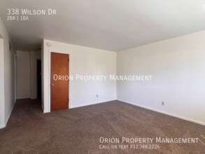 338 Wilson Dr in Bloomfield, IN - Building Photo - Building Photo