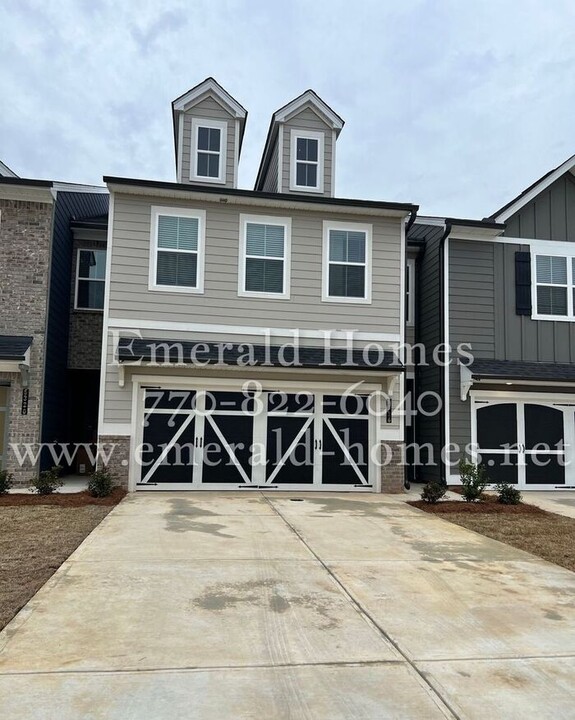 5316 Melbourne Ln in Flowery Branch, GA - Building Photo