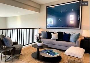 1920 S Pacific Coast Hwy, Unit 308 in Redondo Beach, CA - Foto de edificio - Building Photo