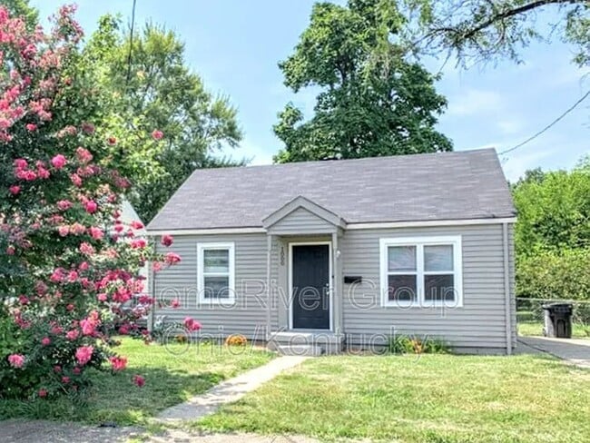 property at 1000 S 39th St