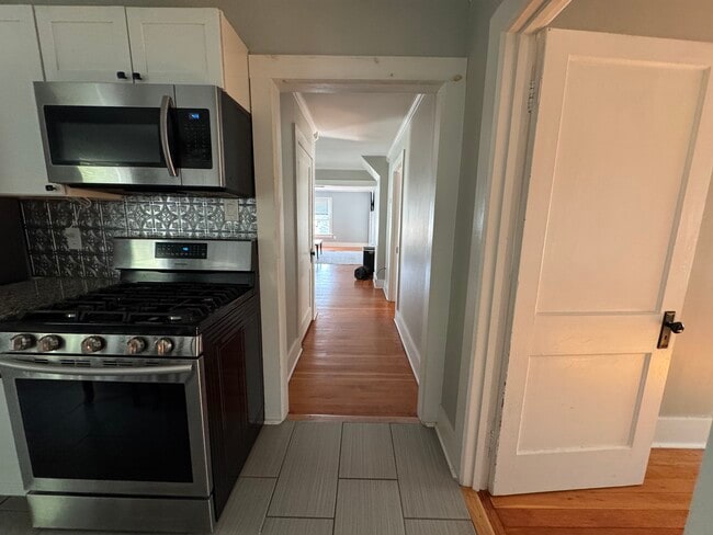 109 East St, Unit Second floor in Fort Edward, NY - Building Photo - Building Photo