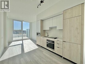 1007 The Queensway in Toronto, ON - Building Photo