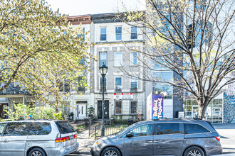 800 Eastern Pky in Brooklyn, NY - Foto de edificio - Building Photo