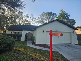 14013 Briardale Ln in Tampa, FL - Building Photo