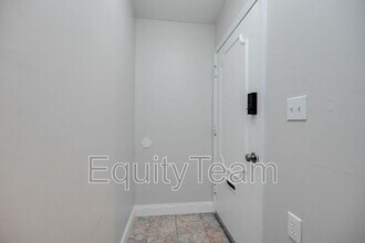 7833 Kirkland Dr in Cincinnati, OH - Building Photo - Building Photo