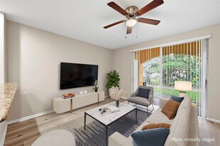 2827 SW 83rd Terrace in Miramar, FL - Building Photo