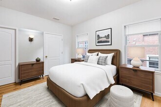 43 Manhattan Ave in Jersey City, NJ - Foto de edificio - Building Photo