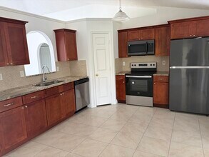 1682 SW Glacador Ave in Port St. Lucie, FL - Building Photo - Building Photo
