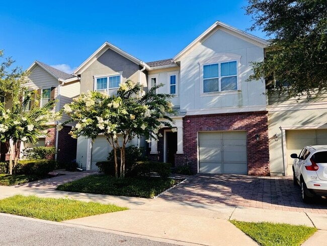 property at 72 Zamora Pl