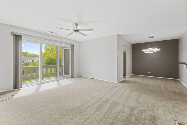 104 Burr Oak Ln in Schaumburg, IL - Building Photo - Building Photo