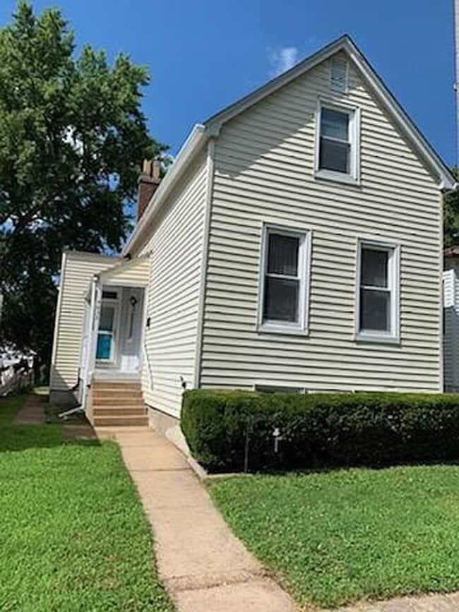 property at 4632 Cecil Pl