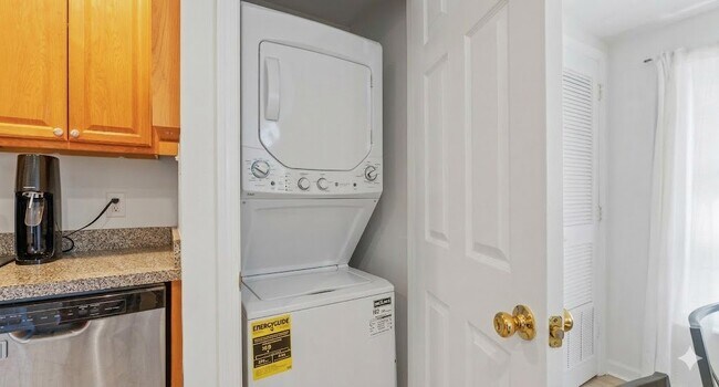 839 N 20th St, Unit C in Philadelphia, PA - Foto de edificio - Building Photo