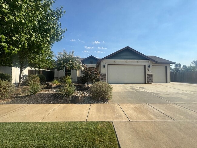 property at 3254 Lemurian Rd