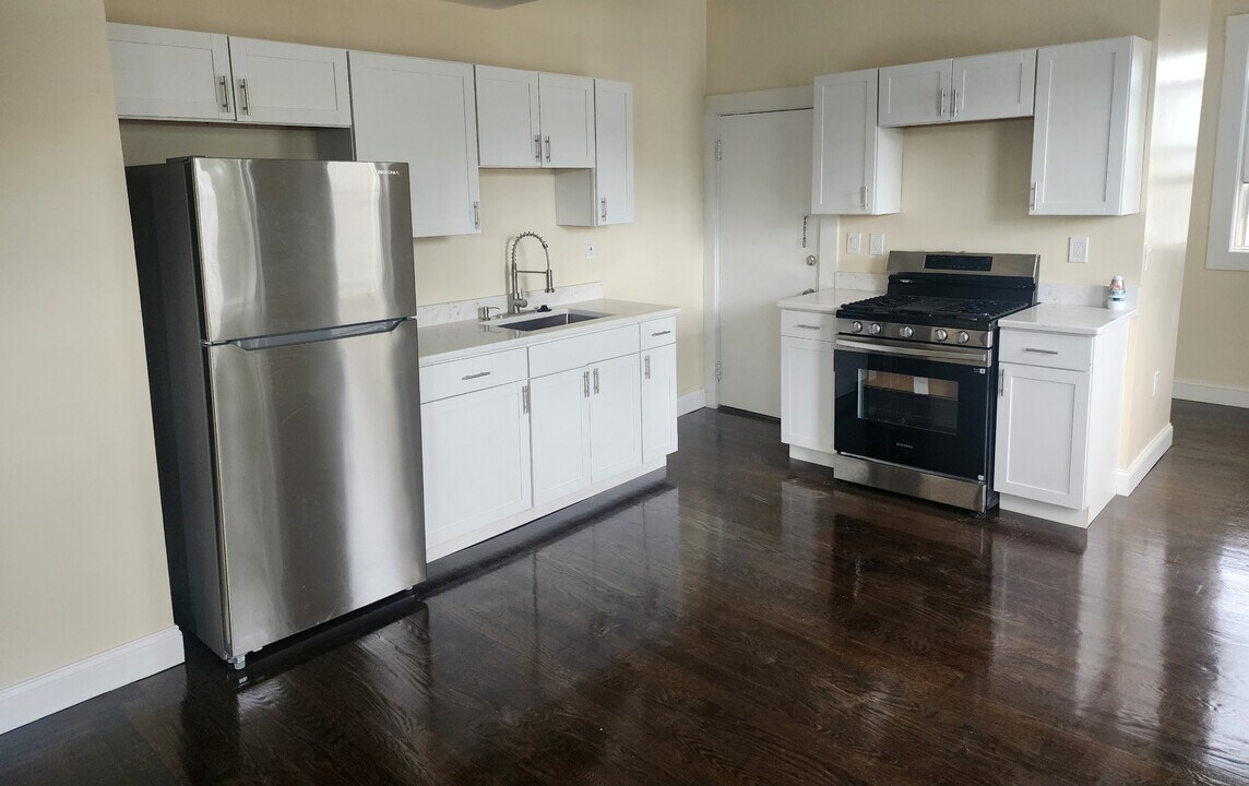 609 Morton St, Unit 609 Morton St 2nd Fl in Boston, MA - Building Photo