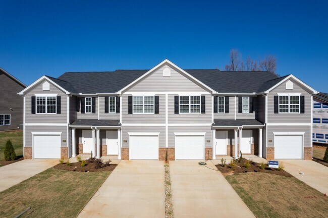 RiVera Townes in Burlington, NC - Foto de edificio - Building Photo