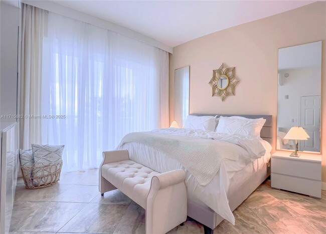 property at 802 W Windward Way