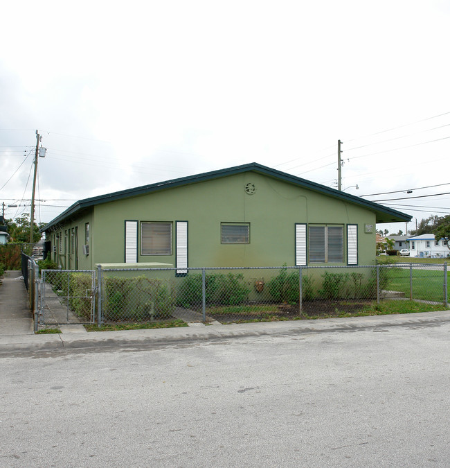 2258 Farragut St in Hollywood, FL - Building Photo - Building Photo