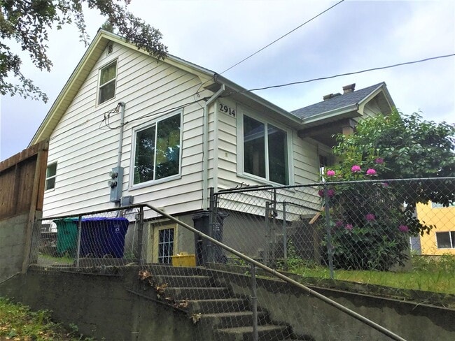 property at 2914 SE 92nd Ave
