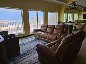 1336 Harbor Island Dr in Port Isabel, TX - Building Photo