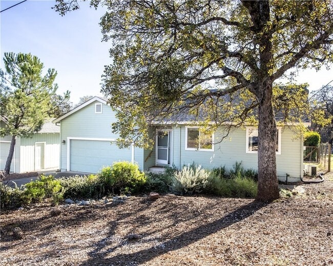 15518 Little Peak Rd in Hidden Valley Lake, CA - Building Photo - Building Photo