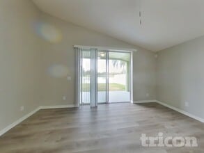 31136 Whinsenton Dr in Wesley Chapel, FL - Building Photo - Building Photo