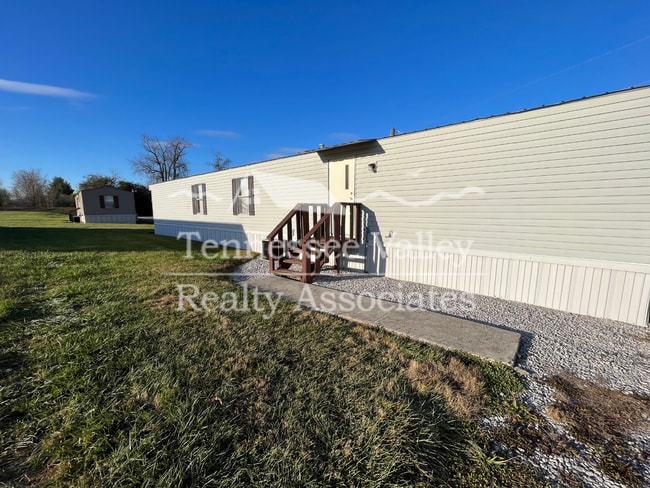 property at 2248 Knoxville Hwy