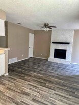 4913 Jamesway Rd, Unit B in Fort Worth, TX - Building Photo