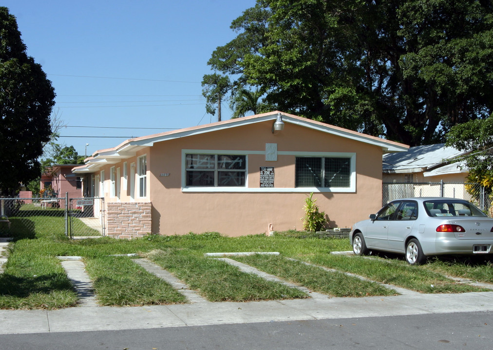 3050 NW 21 Ct in Miami, FL - Foto de edificio