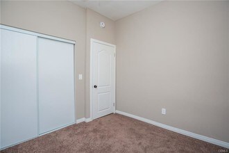 712 W 54th St, Unit 712 W. 54th Street in Los Angeles, CA - Foto de edificio - Building Photo