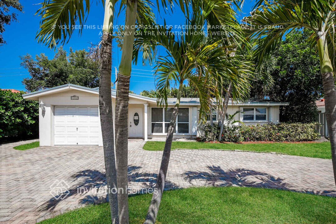 5970 NE 22nd Way in Fort Lauderdale, FL - Building Photo