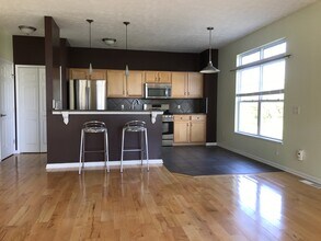 1222 Chapman Ln in Medina, OH - Foto de edificio - Building Photo