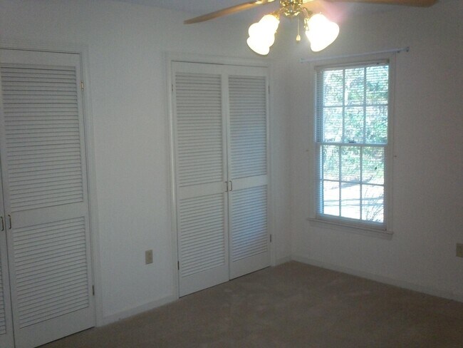 1075 Arnaud St in Sumter, SC - Building Photo - Building Photo