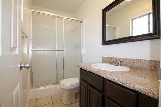 La Camdenada Apartments in Los Angeles, CA - Foto de edificio - Building Photo