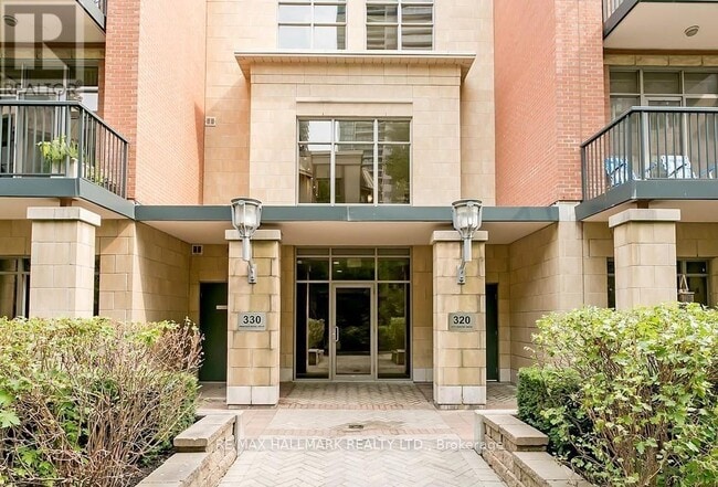 320 City Centre Dr in Mississauga, ON - Building Photo - Building Photo