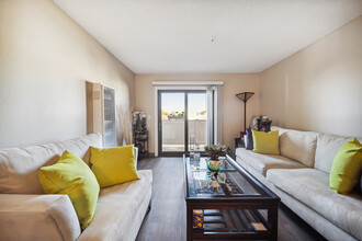 Seaview Plaza in Newport Beach, CA - Foto de edificio - Building Photo