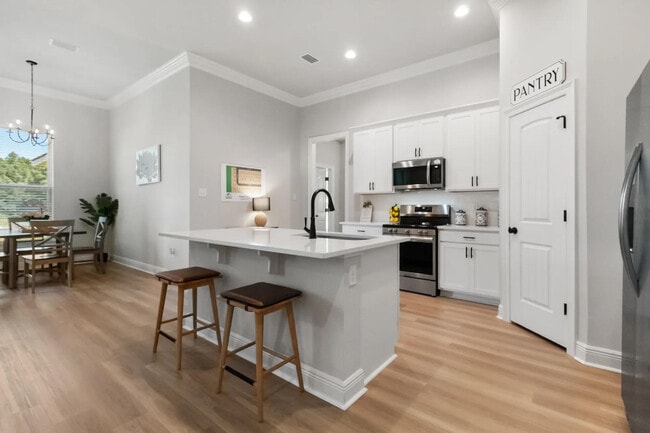 2703 Louis Cir in Crestview, FL - Building Photo - Building Photo