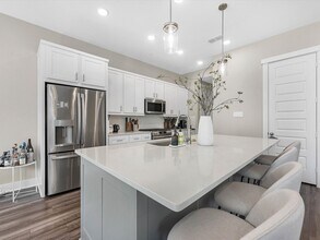 16011 Mason Run Dr in Houston, TX - Building Photo - Building Photo