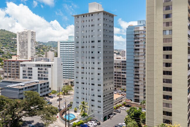 1111 Wilder Ave in Honolulu, HI - Foto de edificio - Building Photo