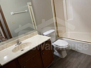 1581 Wheelock Ln in St. Paul, MN - Building Photo - Building Photo