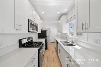 7926 Fountain Ave in West Hollywood, CA - Building Photo - Building Photo