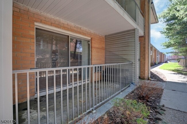 2350 NJ-10 in Morris Plains, NJ - Building Photo - Building Photo